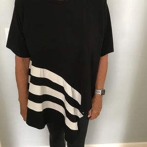 Vecceli Women’s. Black and White Top